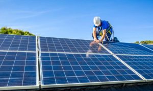 Installation et mise en production des panneaux solaires photovoltaïques à Neuville-de-Poitou